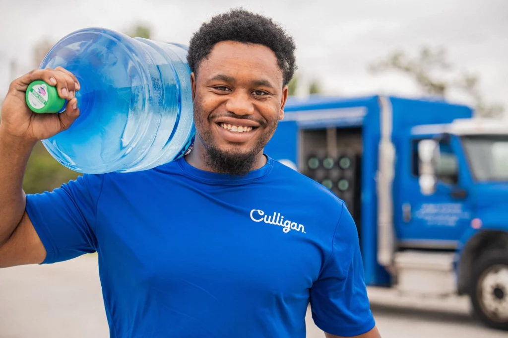 Culligan-man-delivering-bottled-water